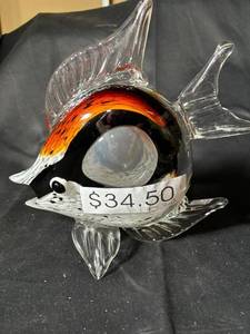 lot 571 image: Lot of 2 Murano Style Glass Fish Figurines