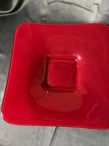 lot 578 image: Red Square Glass Serving Bowl