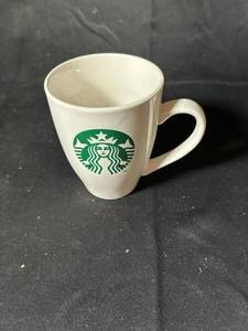 lot 588 image: Lot of 3 Assorted Coffee Mugs