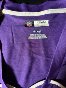 lot 592 image: NFL Team Apparel Womens Minnesota Vikings T-Shirt