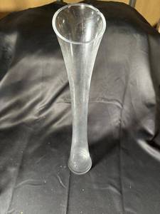 lot 717 image: Set of 4 Clear Glass Tall Vases