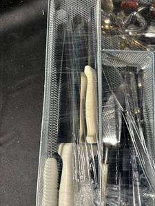 lot 729 image: Assorted Kitchen Utensils and Cutlery with Drawer Organizer