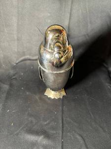lot 746 image: Lot of 3 Vintage Cocktail Shakers