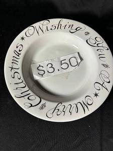 lot 757 image: Set of 4 Merry Christmas Decorative Plates