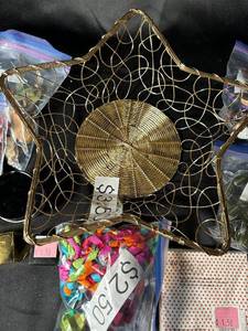 lot 763 image: Assorted Craft and Home Decor Lot