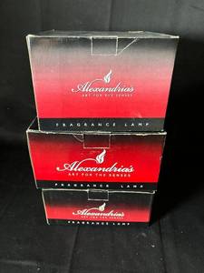 lot 782 image: Lot of 4 Alexandrias Art for the Senses Fragrance Lamps