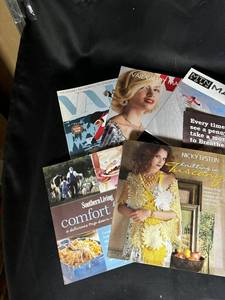lot 785 image: Mixed Lot of Books and Magazines