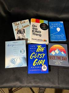 lot 786 image: Assorted Books and Pink Planner Bundle