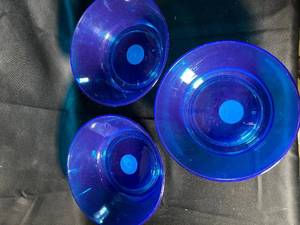 lot 798 image: Set of Blue Plastic Cups and Bowls