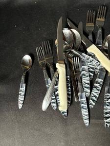 lot 824 image: Mixed Lot of Assorted Cutlery Utensils