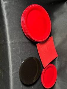 lot 830 image: Lot of Red and Black Decorative Plates
