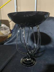 lot 617 image: Modern Black Glass Decorative Pedestal Bowl