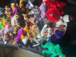 lot 640 image: Large Lot of Assorted TY Beanie Babies - Collectible Plush Toys