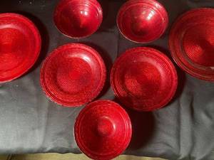 lot 643 image: Set of 7 Red Glass Bowls and Plates