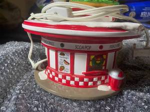 lot 654 image: Vintage Dinahs Drive-In Lamp