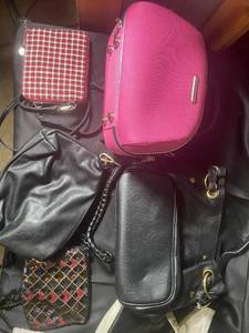 lot 655 image: Lot of Assorted Handbags and Accessories