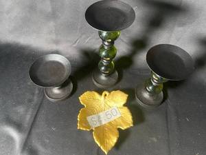 lot 677 image: Set of 3 Decorative Candle Holders with Green Sphere Design & Leaf Shaped Dish
