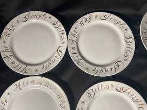 lot 684 image: Set of 8 Jingle Bells Themed Christmas Plates
