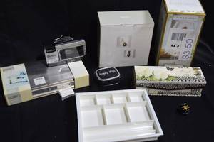 lot 50 image: Assorted Home Decor and Storage Solutions Lot