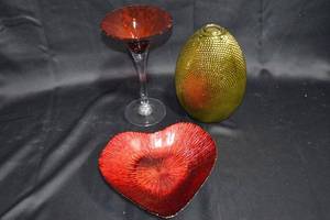 lot 62 image: Lot of Decorative Glass Vessels and Dishes
