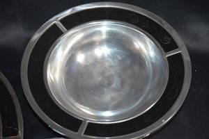 lot 64 image: Lenox Serving Platter and Decorative Plate Lot