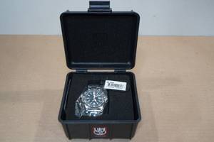 lot 2 image: Luminox XS.3122 Pacific Diver Mens Stainless Steel Watch