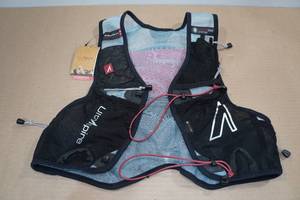 lot 7 image: Ultraspire Momentum 2.0 Race Vest -Medium