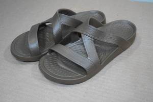 lot 20 image: Nuusole Womens Hailey Slides -Size 8