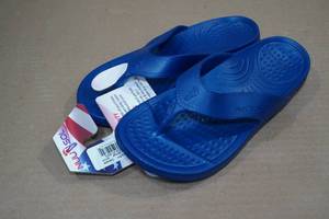 lot 22 image: Nuusole Womens Cascade Flip Flops Size 7