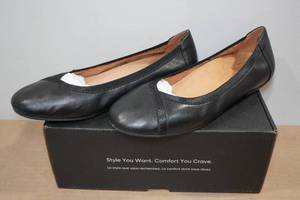 lot 34 image: Vionic Womens Ballet Flats -Size 8.5