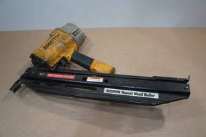 lot 39 image: Bostitch Air Round Head Framing Nailer