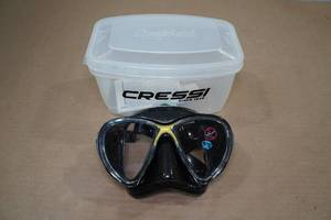 lot 52 image: Cressi Big Eyes Evolution Mask -BlackYellow