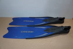 lot 93 image: Cressi Gara Professional Free Diving Fins -Size 8-9