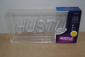 lot 135 image: Hustle 12 LED Light