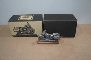 lot 216 image: Collectable 1995 FLHR Road King Replica