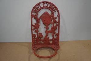 lot 268 image: Vintage Cast Iron Welcome Wall Flower Pot Holder