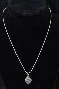 lot 298 image: Sterling Silver Pendant with Serpentine Chain