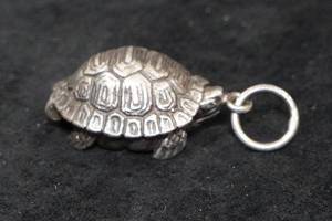 lot 321 image: Sterling Silver Tortoise Trinket Box Pendant