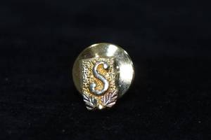 lot 323 image: 10k Yellow Gold Tie Tack