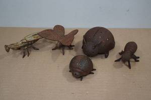 lot 389 image: 5 Cast Iron YardGarden Dcor
