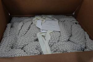 lot 414 image: Casaluna King Size Knit Blanket