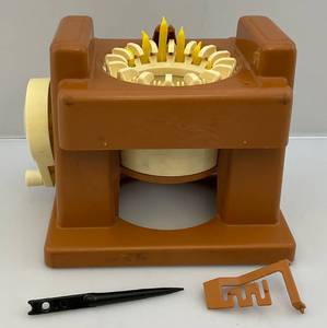 RARE 1974 Mattel Knitting Machine With Extras (SEEMS TO WORK)