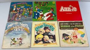 Misc. Vintage Childrens Albums Including Winne The Pooh & More