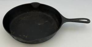 Antique GRISWOLD Cast Iron Skillet Frying Pan #8 Large Slant Logo