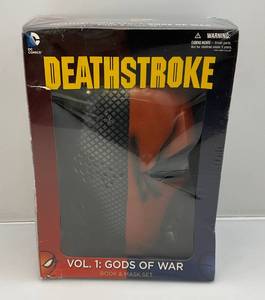 Vintage DC Comics DEATHSTROKE Vol. 1 Gods Of War Book &amp Mask Set (NIB)
