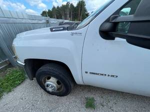 lot 29 image: 2007 Chevrolet Silverado C3500 - 2 OWNERS