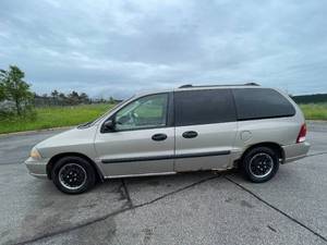 lot 24B image: 2002 Ford Windstar LX