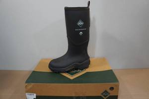 lot 11 image: Muck Wetland Pro Snake Work Boots - Mens 7