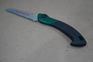 lot 25 image: Folding Camping Saw
