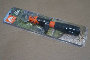 lot 27 image: Ozark Trail 8 Fish Lip Gripper